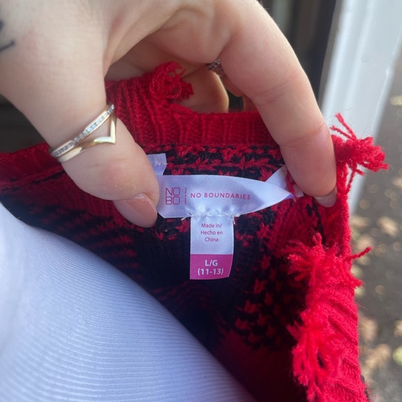 Checkered Sweater - Picture 2 of 3